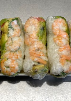 A picture of Vietnamese summer rolls.