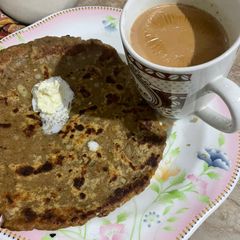 A picture of Aloo paratha.