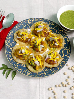 આલુ પૂરી (Aloo Poori Recipe In Gujarati) રેસીપી મુખ્ય ફોટો