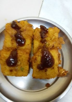 A picture of Bread pakoda.