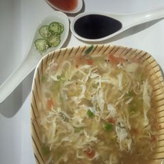 A picture of Noodles Veggies egg soup 🍲🍲😋😋.