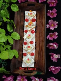 सूजी बर्फी (Suji barfi recipe in Hindi) रेसिपी मुख्य फोटो