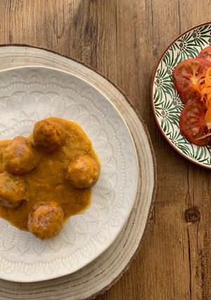 Foto principal de Albóndigas en salsa de verduras