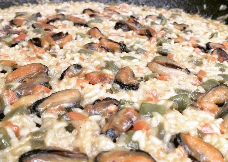 Arroz con verduras y mejillones