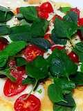 Omelete fit de pizza de mozzarella