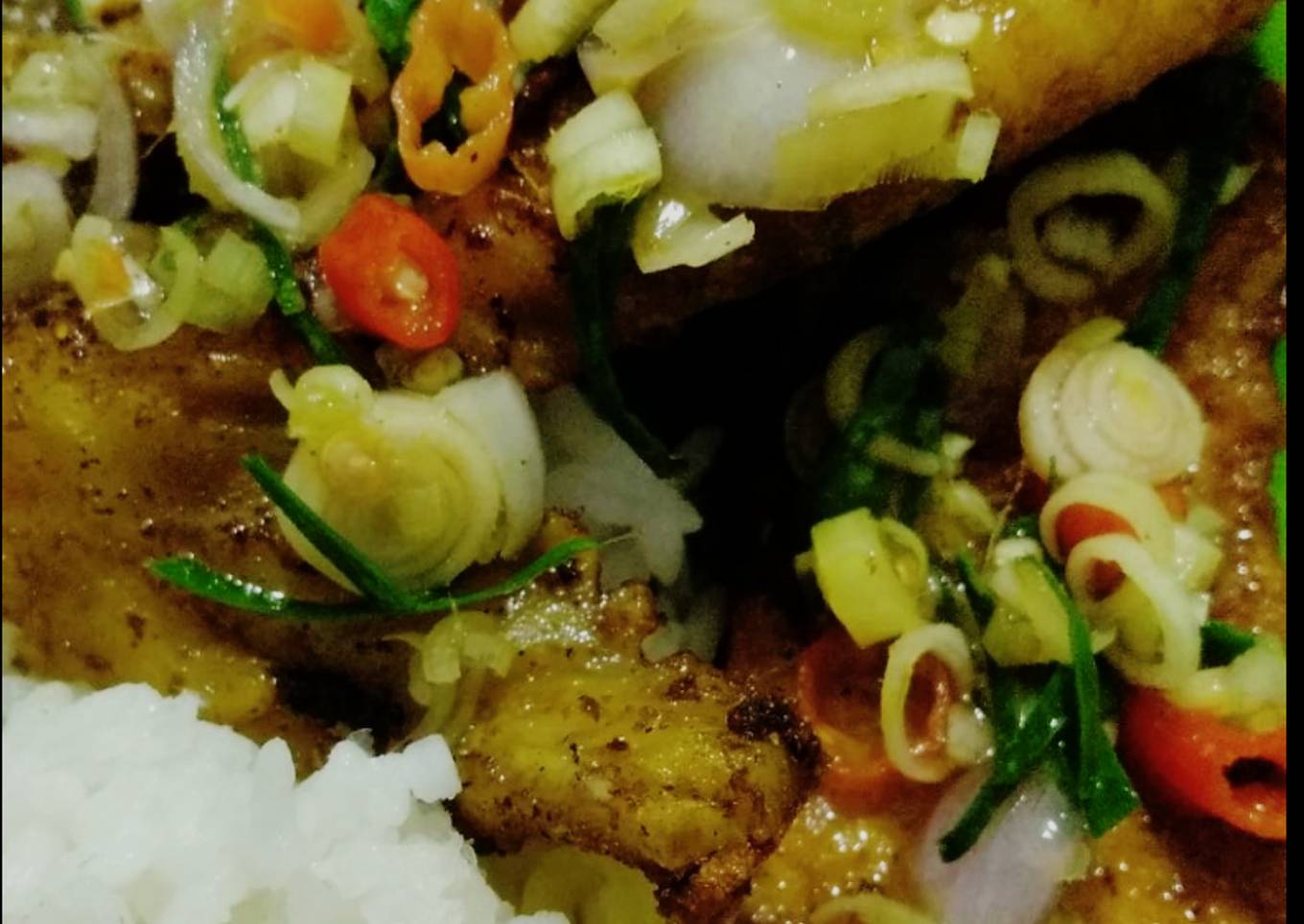 Ayam goreng laos sambal matah