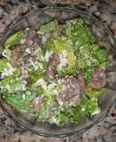 Ensalada de lechuga con gnocchis integrales y queso rallado