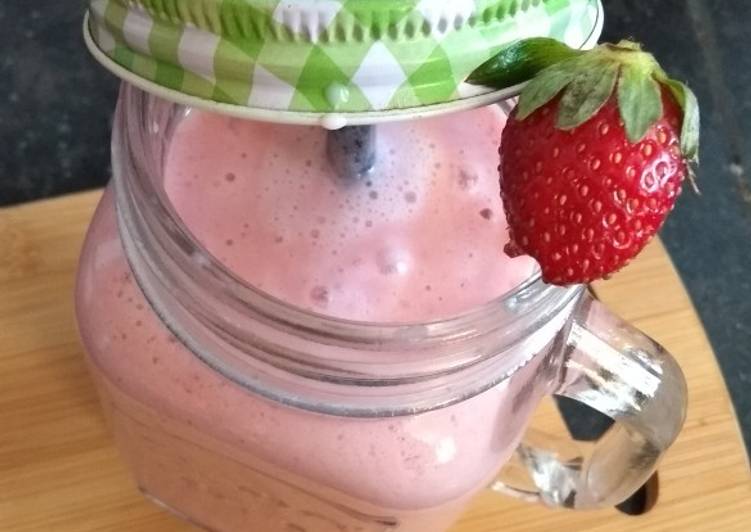 Recipe of Homemade Strawberry Smoothie