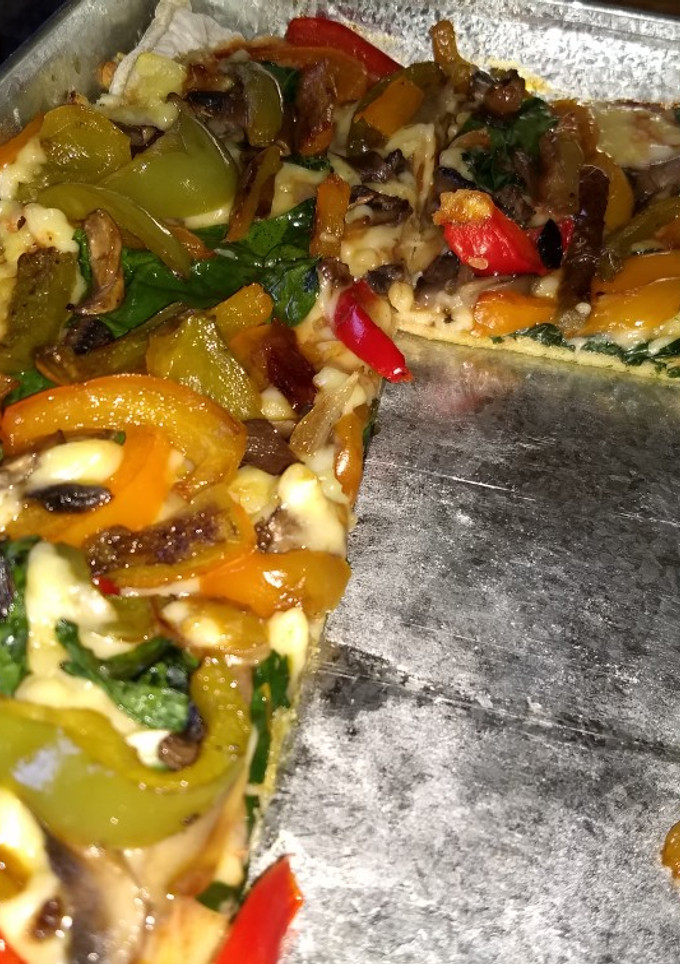 Una foto de Pizza vegetariana estilo italiano