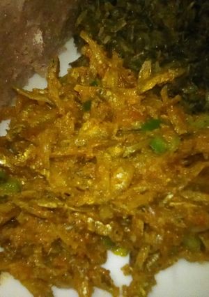 A picture of Omena in curry sauce.