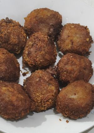 Foto resep Bola-Bola Daging Keju Krispi