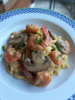 Una foto de Pasta de camarones y champiñones ✨