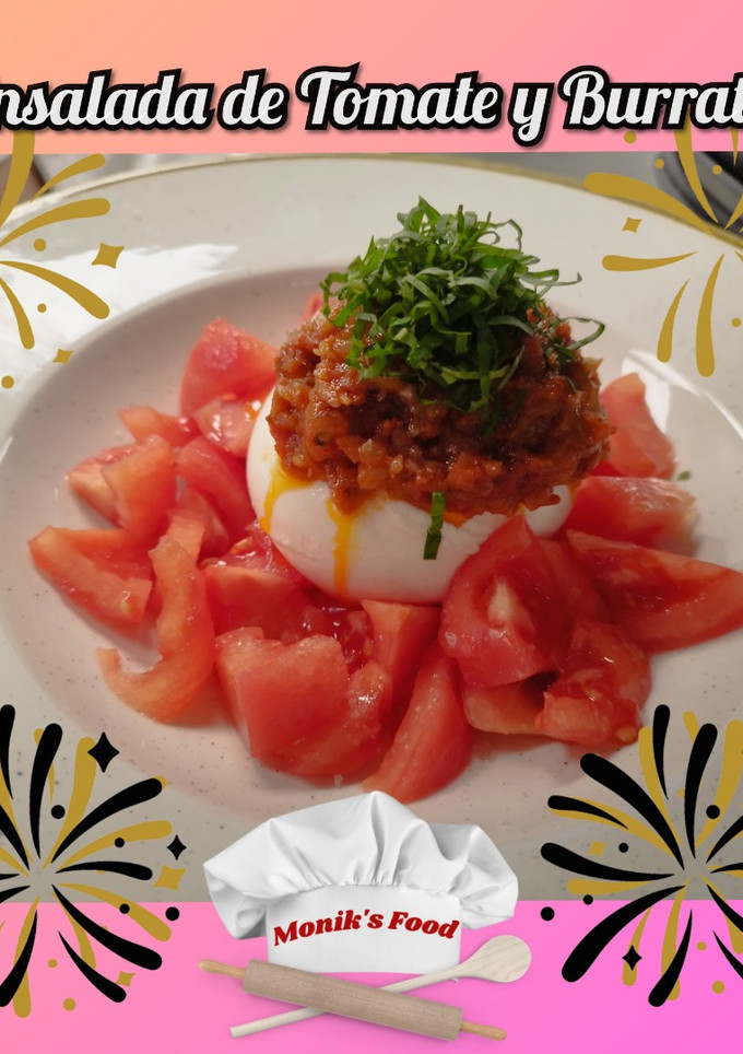Una foto de Ensalada de tomate y burratina