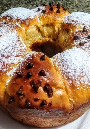 Una foto de PAN🍞BRIOCHE Dulce con Chips de Chocolate...!😋