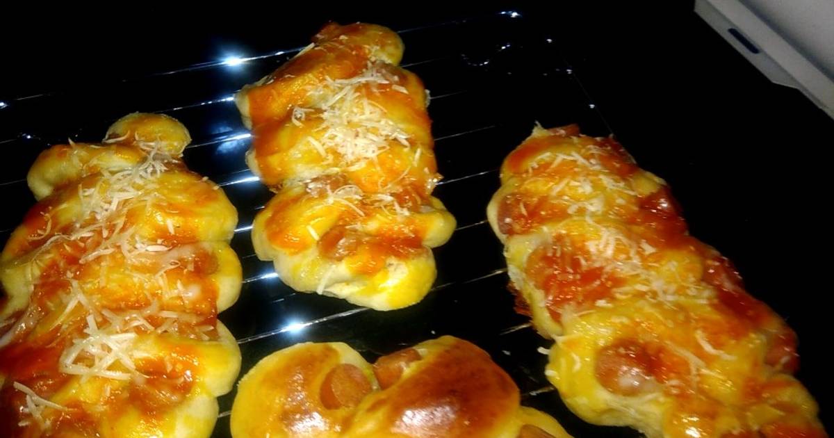 Resep Roti sosis kepang (caterpillar bun) ekonomis dan simple oleh ...