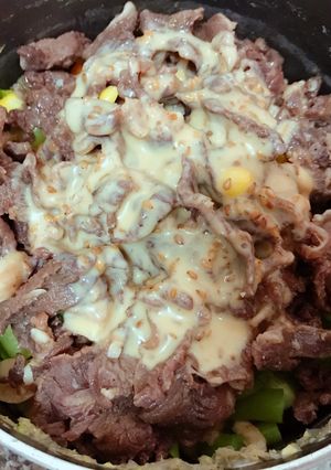 Hình của món Salad keto đậu cove và bò.