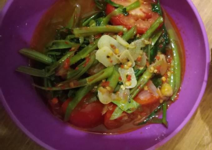 Langkah Mudah untuk Membuat Tumis sayur kangkung balado yang Bikin Ngiler