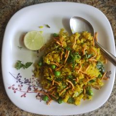A picture of Matar poha.