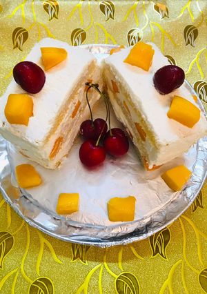 A picture of Mango 🥭 bread pastry.