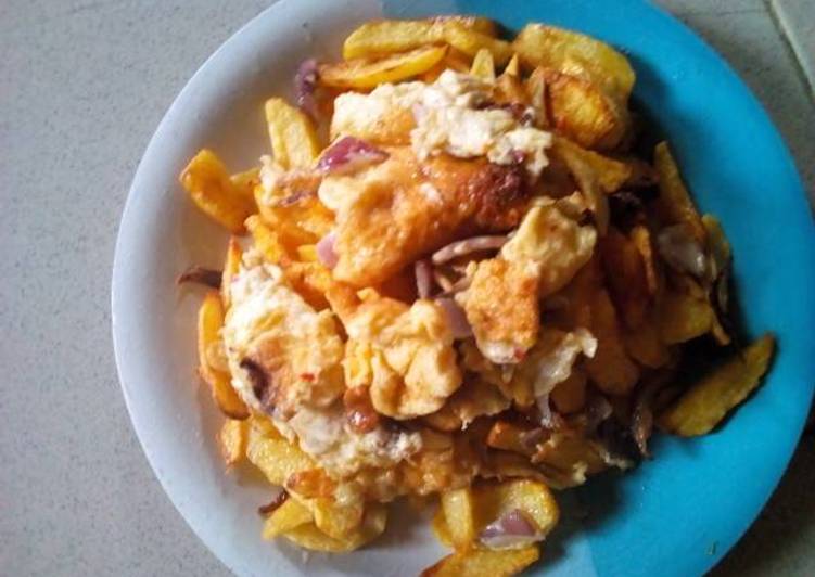 Recipe: Delicious Irish potatoes chips and fried egg