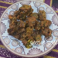 A picture of Onion and Spinach Fritters.