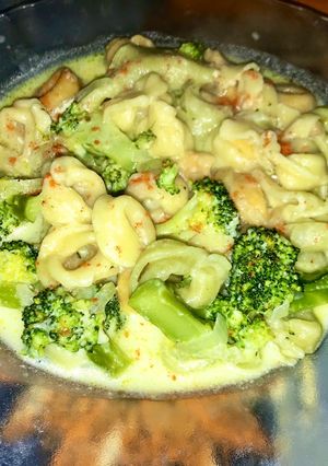Una foto de Cappellettis con Salsa de Brócoli 🥦