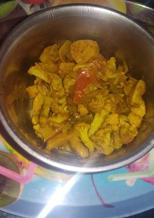 A picture of Aloo gobhi.