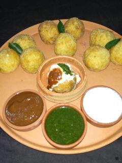 इंदौर की नारियल पेटिस (Indore ki nariyal patties recipe in Hindi) रेसिपी मुख्य फोटो