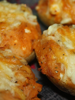 Una foto de Patatas rellenas de atún y huevo