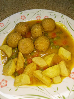 Una foto de Albóndigas de pollo en salsa