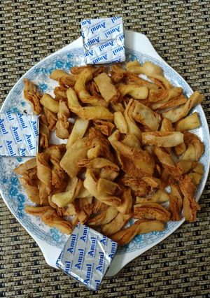 चीज़ी ट्विस्टर्स (cheesy twister recipe in Hindi) रेसिपी मुख्य फोटो