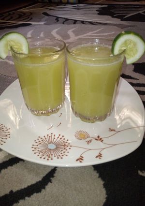 A picture of Lemon and Cucumber Juice.