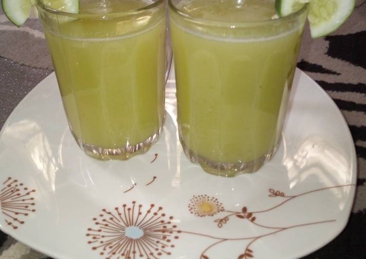 Steps to Make Homemade Lemon and Cucumber Juice