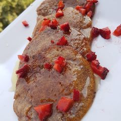 A picture of Strawberry malpua.