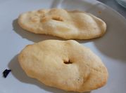 Una foto de tortas fritas con harina comun y manteca