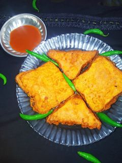 ब्रेड पकौड़े (Bread pakode recipe in hindi) रेसिपी मुख्य फोटो