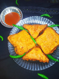 ब्रेड पकौड़े (Bread pakode recipe in hindi) रेसिपी मुख्य फोटो