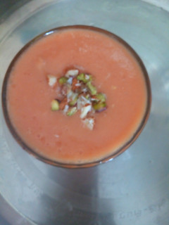 பப்பாளிப்பழ மில்க் சேக் (Pappaali pazham milkshake recipe in tamil) செய்முறை முக்கிய புகைப்படம்