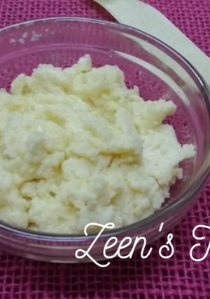 A picture of Instant Microwave Mawa.