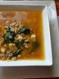Sopa de estrellitas con pollo y espinacas