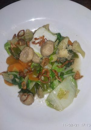 Foto resep Tumis sawi putih bakso wortel