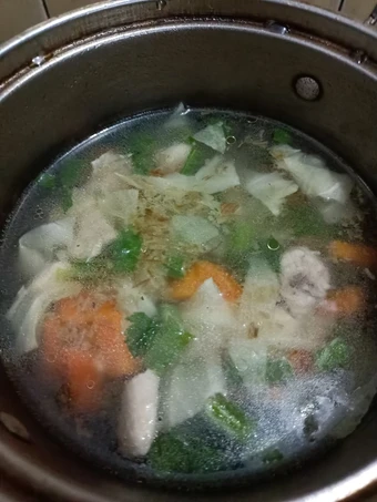 Langkah Mudah untuk Membikin Resep Sup Ayam Simple yang Lezat Anti Ribet, Uenak Banget