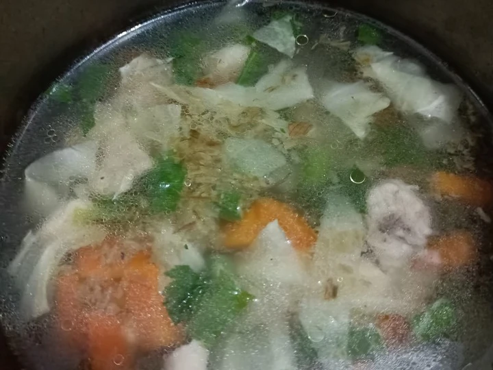 Langkah Mudah untuk Membikin Resep Sup Ayam Simple yang Lezat Anti Ribet, Uenak Banget