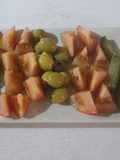 Ensalada ordenada con alcachofas de lata
