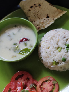 વેજીટેબલ પુલાવ (Vegetable Pulav Recipe in Gujrati) રેસીપી મુખ્ય ફોટો