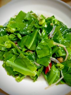 爆炒山蘇(低醣生酮餐)(家常菜)(下酒菜)(快速料理) 的食譜成品照片