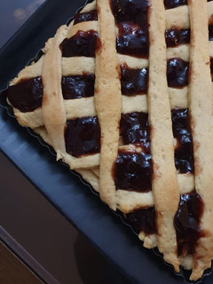 Una foto de Kuchen de manzanas y mermelada de Esteban 😊