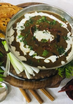 A picture of Dal Maharani With Mirchi Parantha.