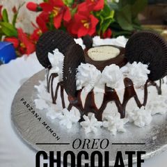 A picture of Oreo chocolate cake.
