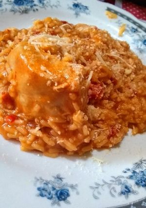 Una foto de Guiso de arroz y pollo